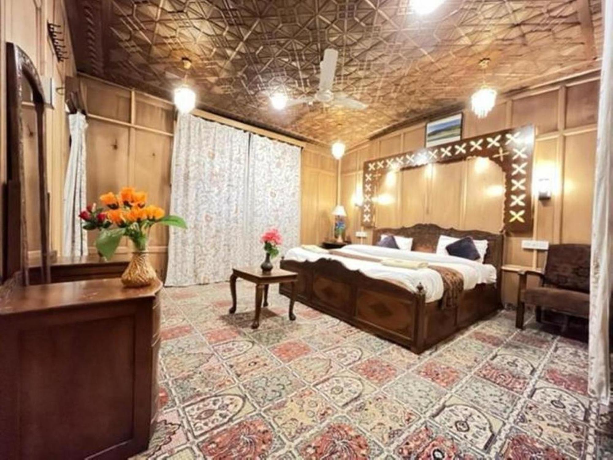 Floating Luxury Group Of Houseboats Hotel Srinagar  Luaran gambar